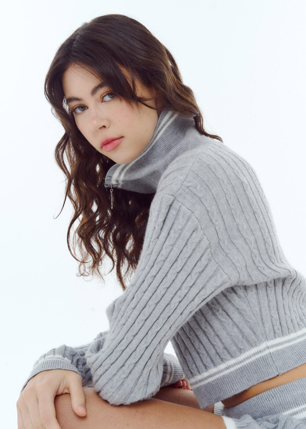 Sweater de tejido rayado AW25-KNIT02 - Imagen 4