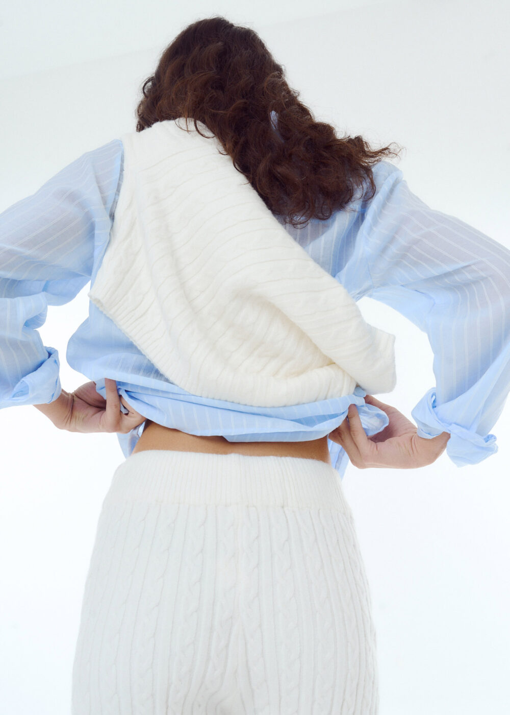 Sweater trenzado cropped AW25-KNIT03 - Imagen 3